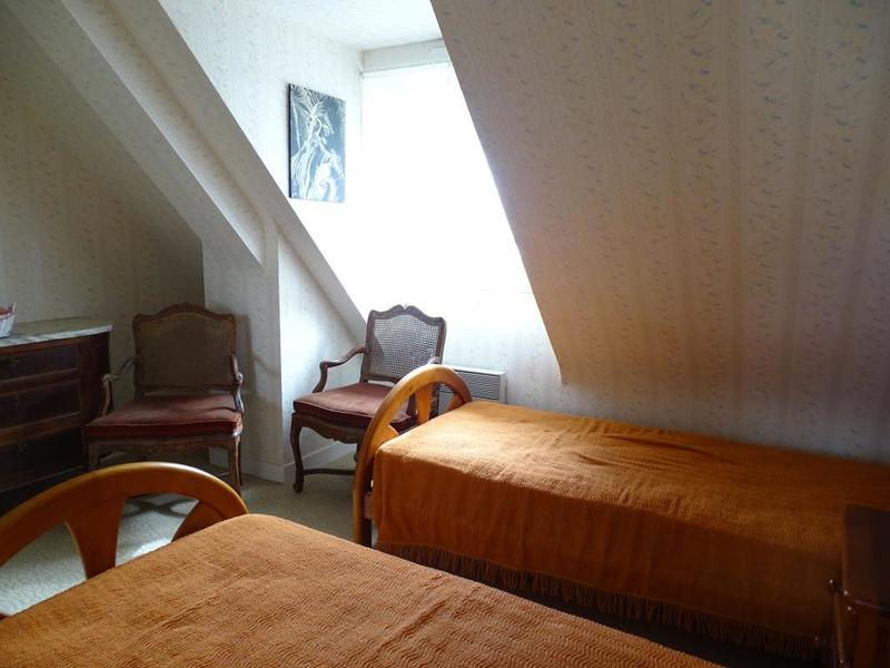 Maison - 178 m² - 10 pièces