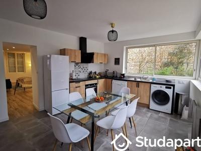 Chambre - 13 m² - 1 pièce