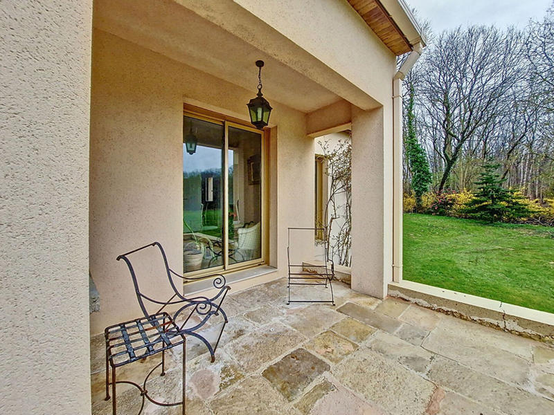 Maison - 250 m² - 10 pièces