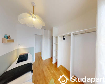 Chambre - 90 m² - 1 pièce