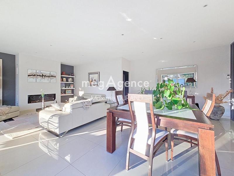 Maison - 166 m² - 6 pièces