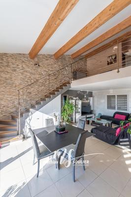 Villa - 260 m² - 9 pièces