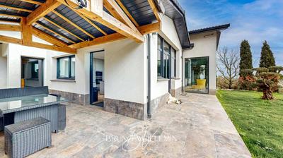 Villa - 198 m² - 8 pièces