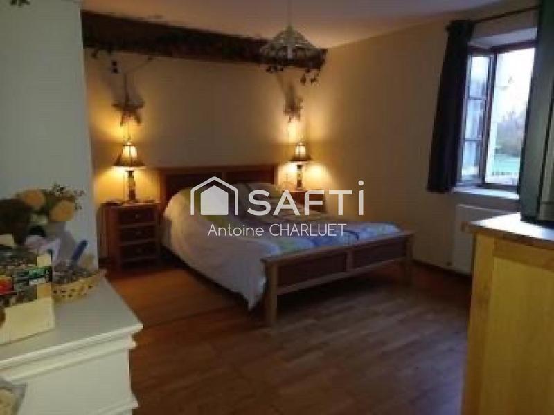 Maison - 360 m² - 10 pièces