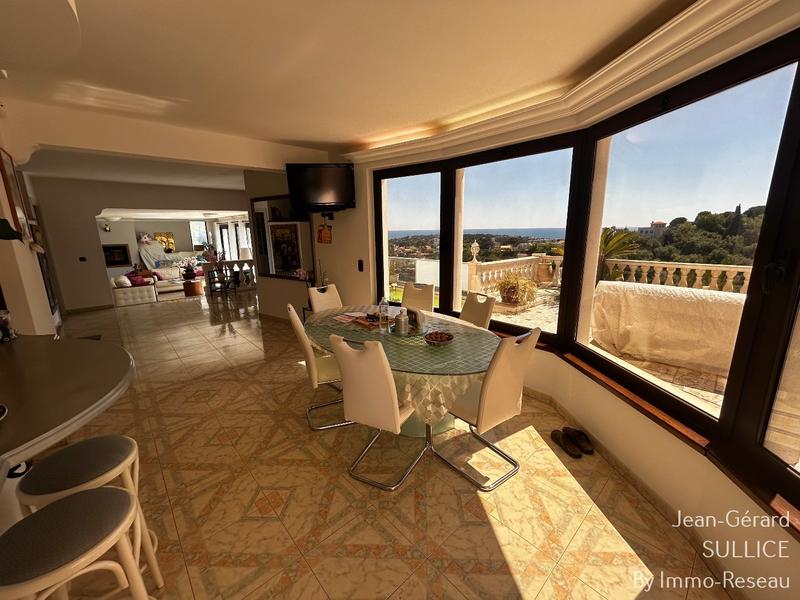 Maison - 185 m² - 5 pièces