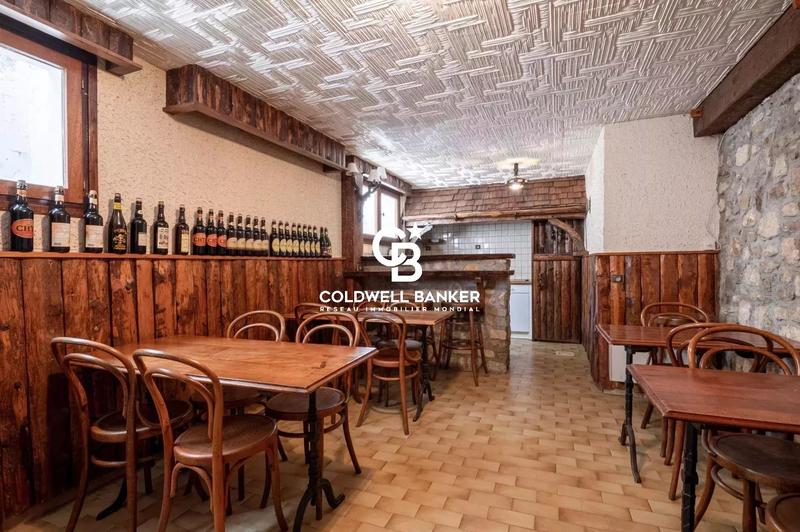 Propriété - 366 m² - 10 pièces