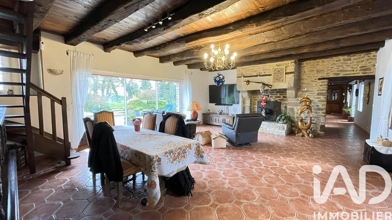 Maison - 212 m² - 5 pièces
