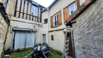 Immeuble - 99 m² - 3 pièces