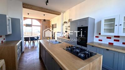 Maison - 300 m² - 10 pièces