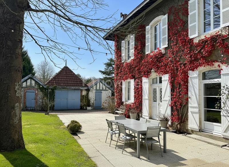 Maison - 192 m² - 8 pièces