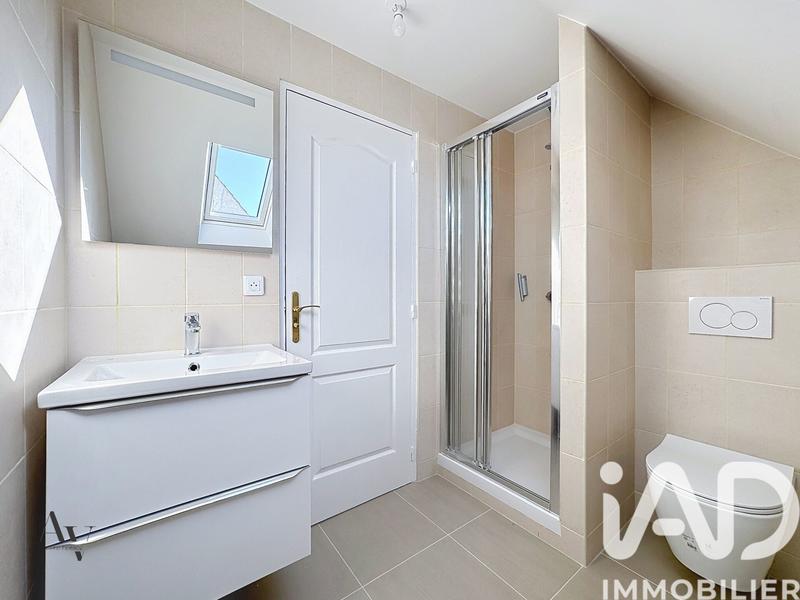 Maison - 181 m² - 9 pièces