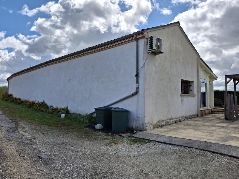 Maison traditionnelle - 95 m² - 3 pièces