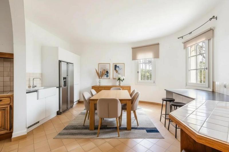 Maison - 195 m² - 8 pièces