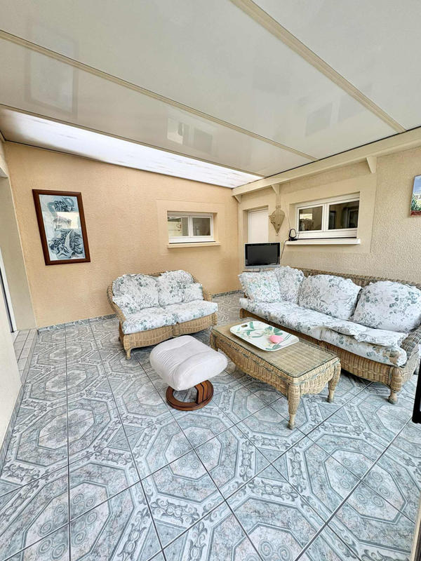 Maison - 219 m² - 6 pièces