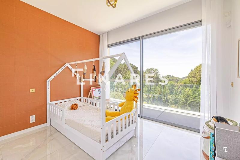 Villa - 300 m² - 9 pièces