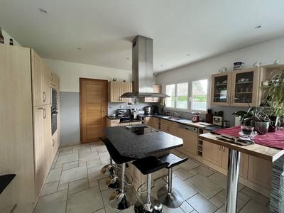 Villa - 210 m² - 6 pièces