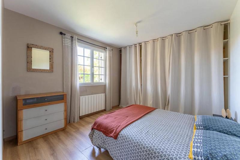 Maison - 180 m² - 8 pièces