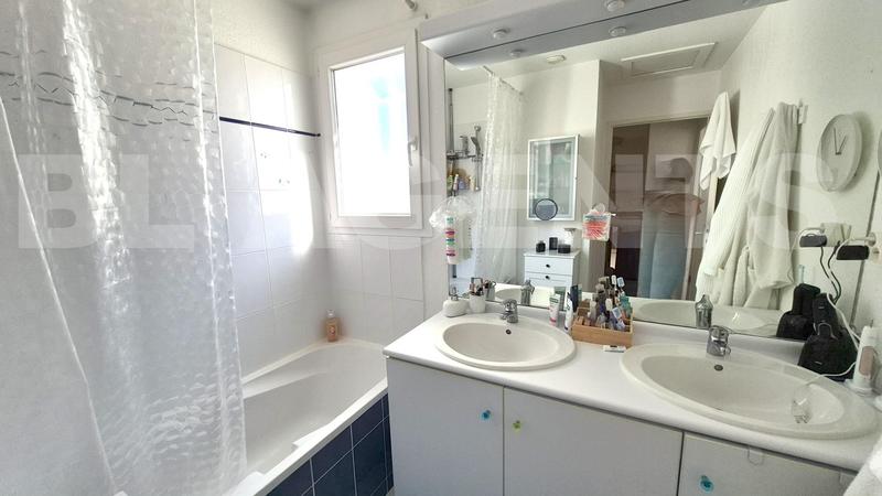 Maison - 122 m² - 6 pièces