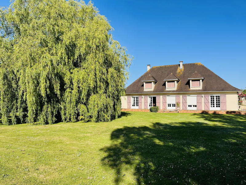 Maison - 208 m² - 8 pièces