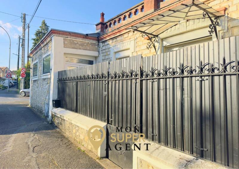 Bureau - 102 m² - 6 pièces