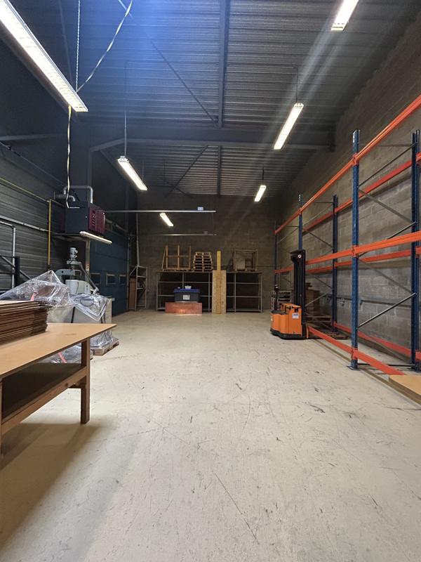 Local commercial - 215 m²