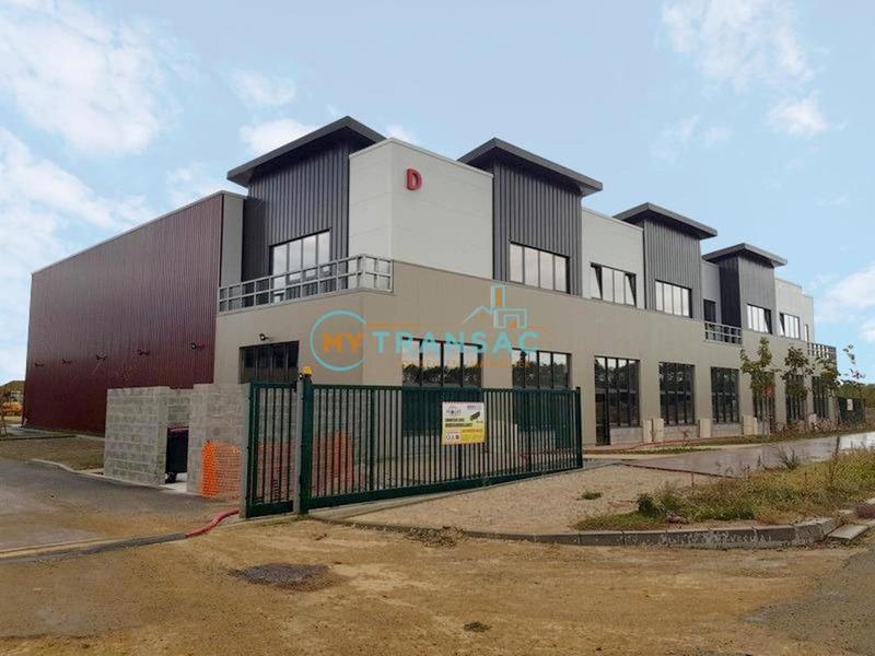 Local d'activités - 464 m²