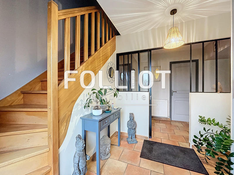 Maison - 240 m² - 10 pièces