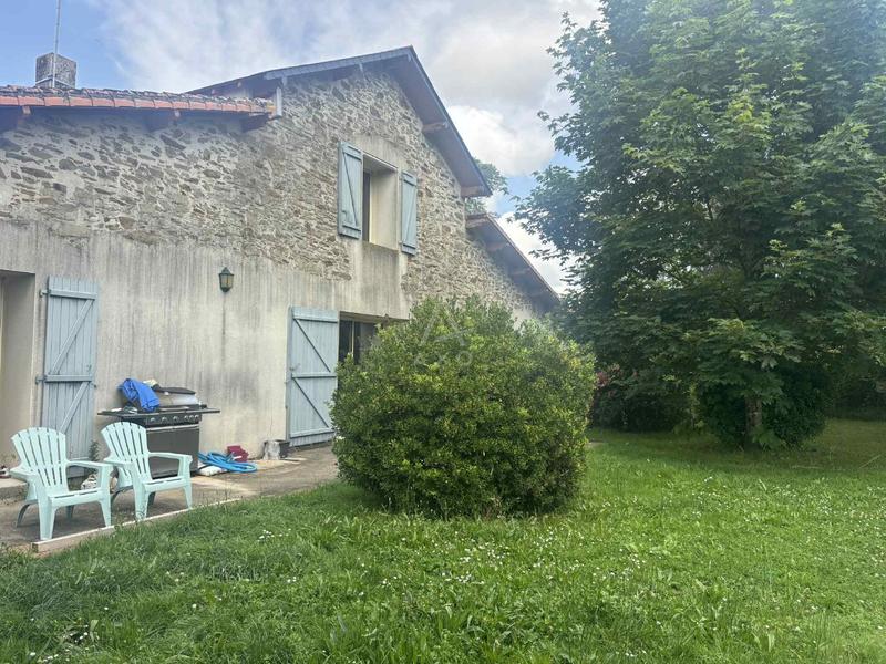 Maison - 187 m² - 7 pièces