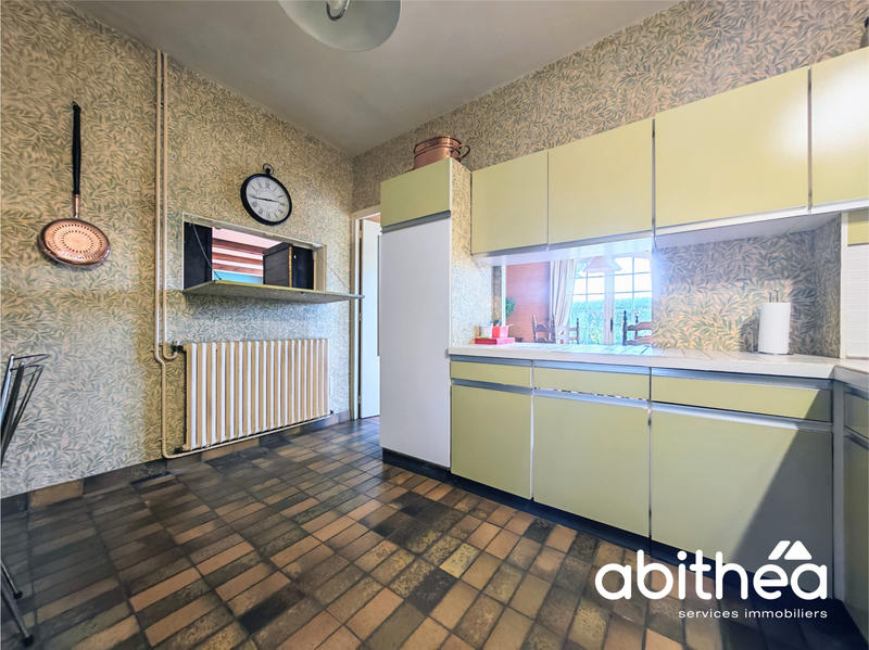 Maison - 250 m² - 11 pièces