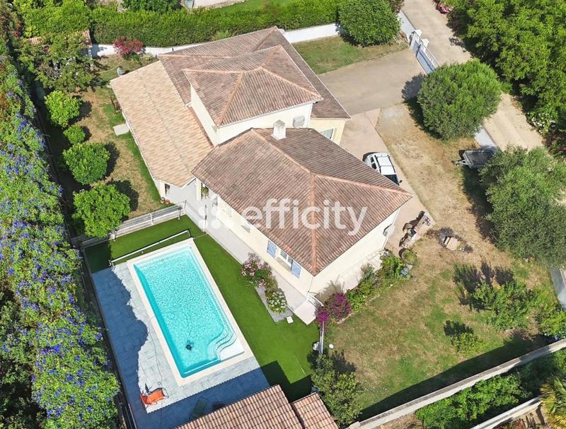 Maison - 173 m² - 7 pièces