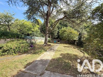 Maison - 201 m² - 7 pièces