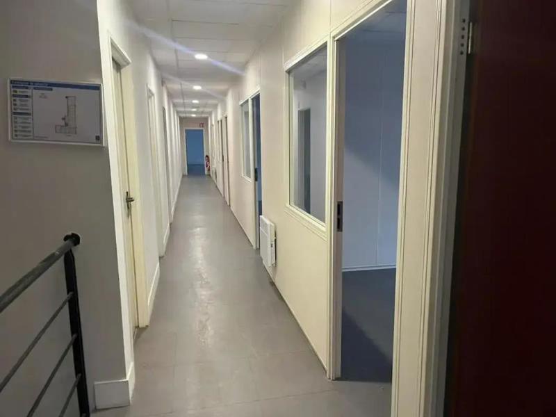 Local d'activités - 820 m²