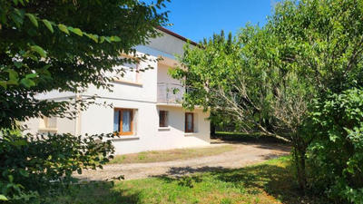 Appartement - 100 m² - 5 pièces