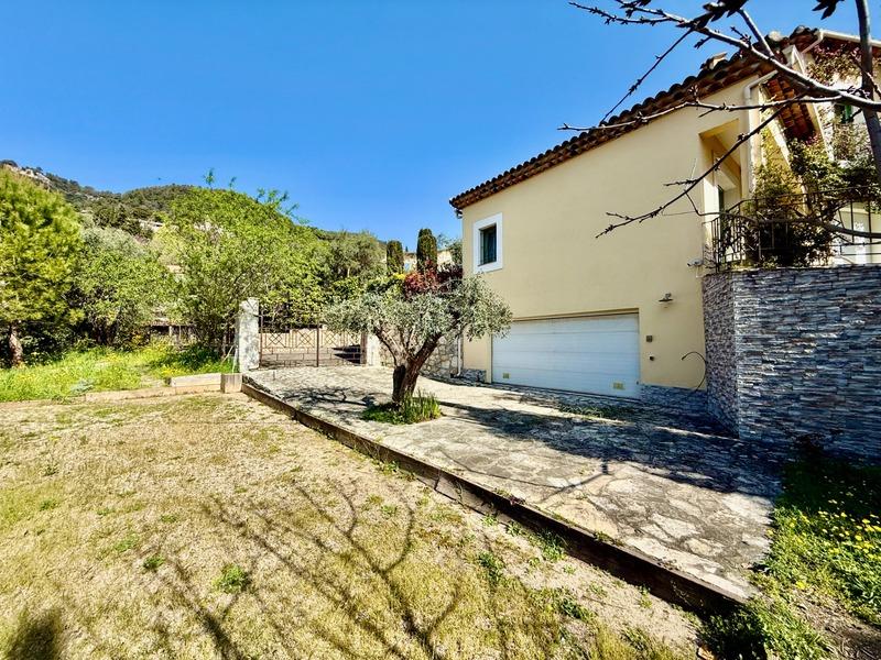 Villa - 200 m² - 5 pièces