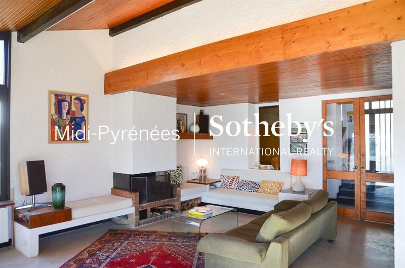 Maison - 232 m² - 9 pièces