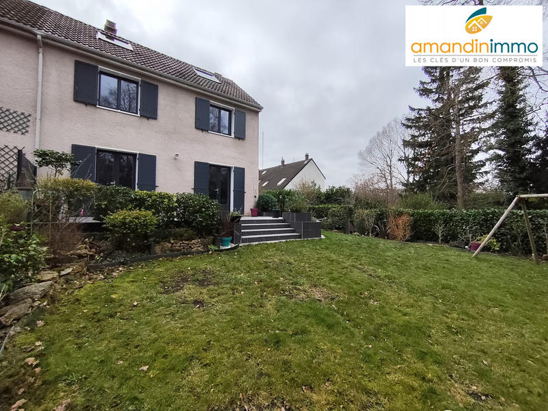 Maison - 98 m² - 7 pièces