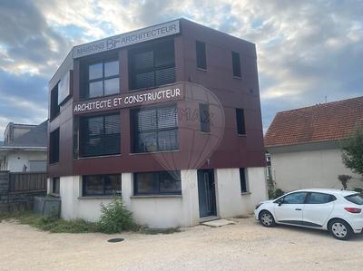 Local commercial - 263 m² - 12 pièces