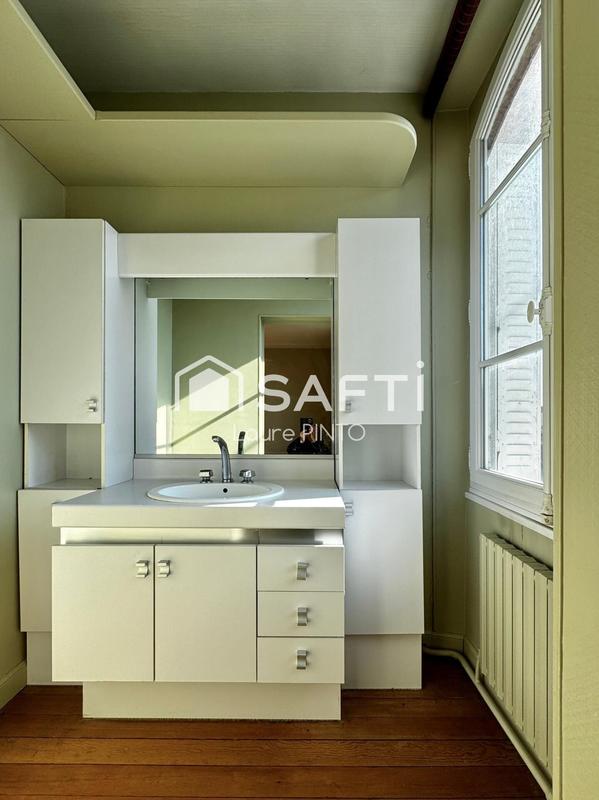 Maison - 219 m² - 7 pièces