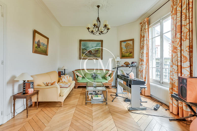 Maison - 205 m² - 6 pièces