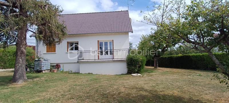 Maison traditionnelle - 130 m² - 8 pièces