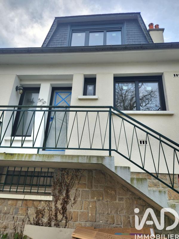 Maison - 180 m² - 8 pièces