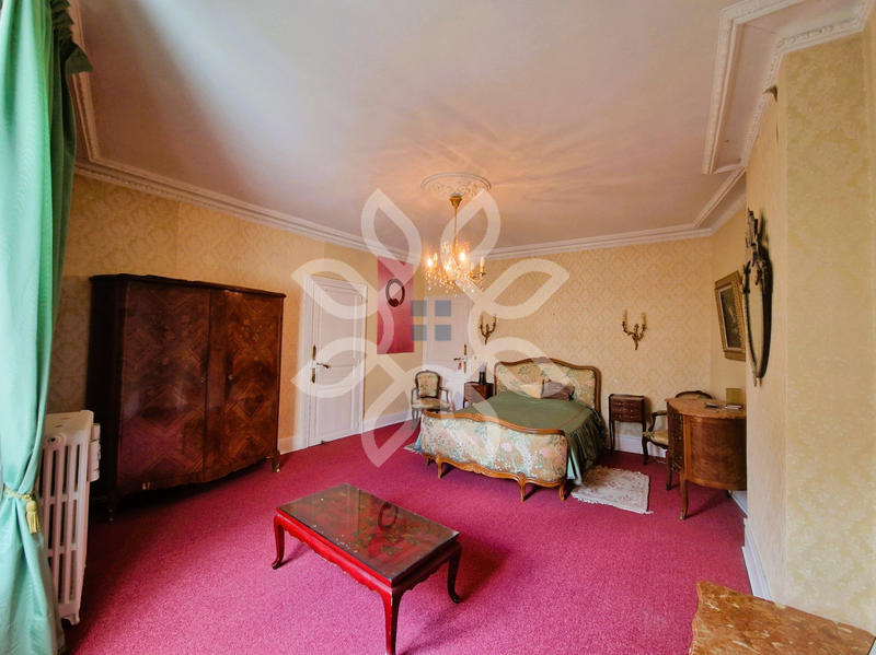 Maison - 291 m² - 8 pièces