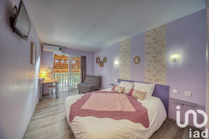 Maison - 365 m² - 12 pièces