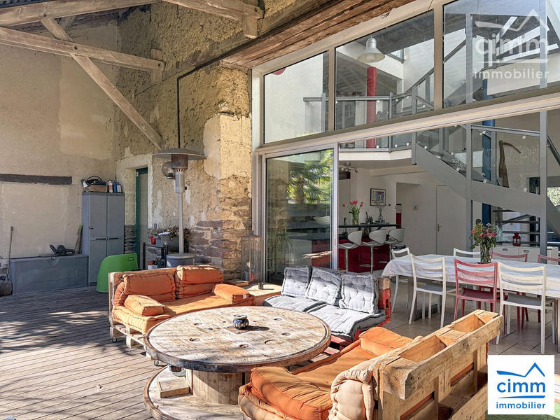 Maison - 202 m² - 7 pièces