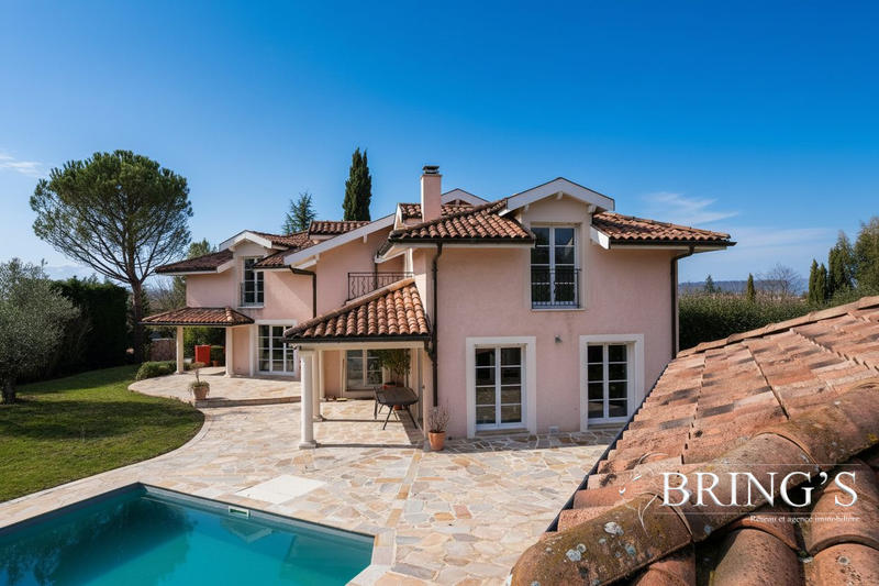 Maison - 364 m² - 12 pièces