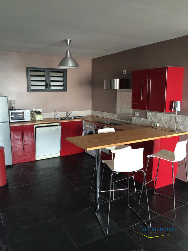 Maison - 206 m² - 7 pièces