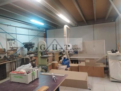 Entrepôt - 610 m²