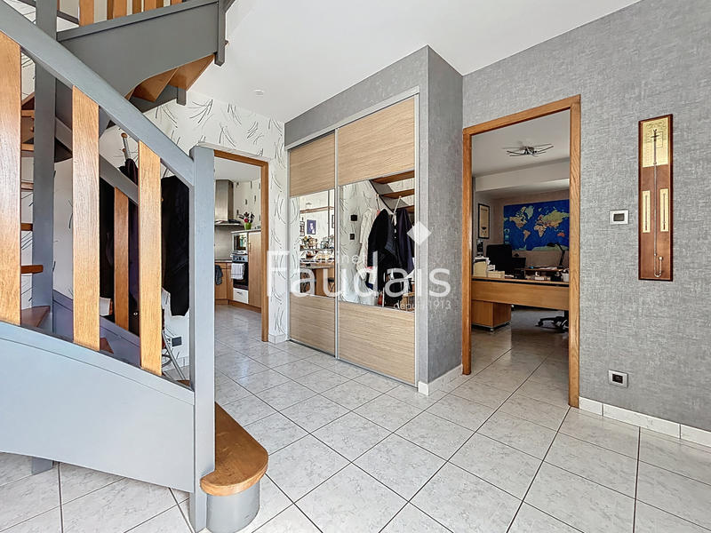 Maison - 155 m² - 6 pièces