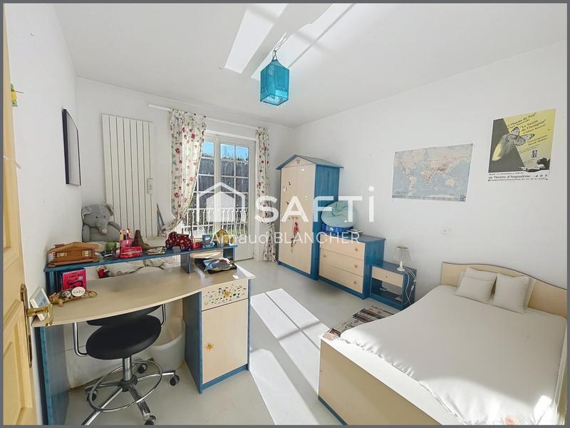 Maison - 230 m² - 8 pièces