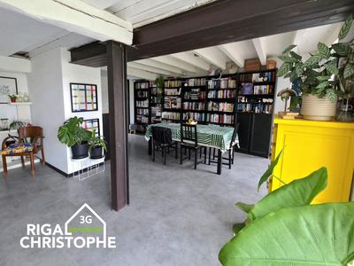 Demeure - 220 m² - 8 pièces